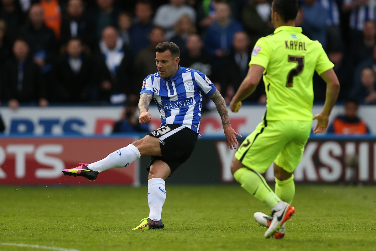 , Sheffield Wednesday: player steals a look at Huddersfield plans