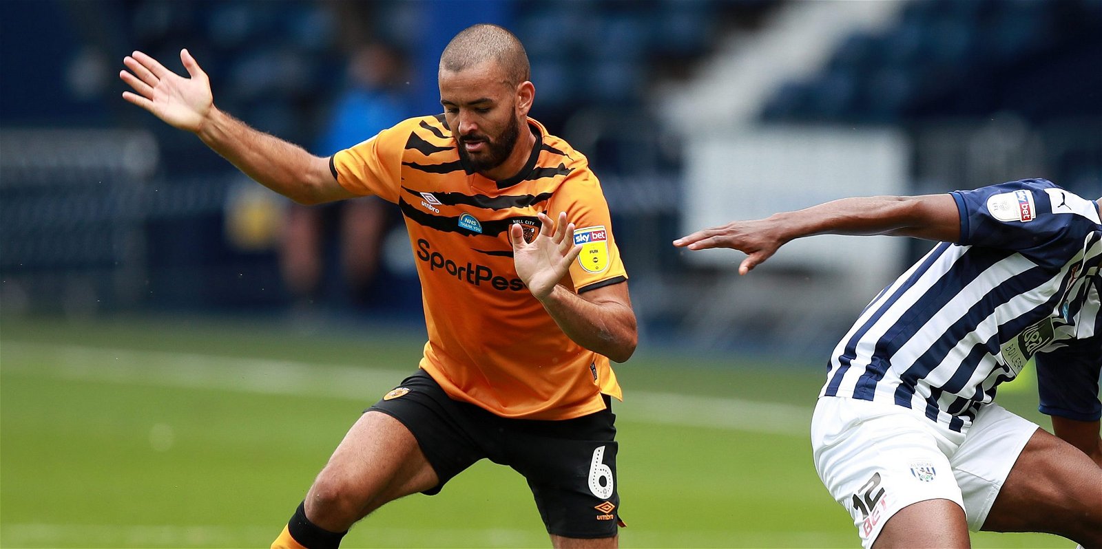 Hull City, Huddersfield Town &#8216;not pursuing&#8217; move for recently released Hull City man
