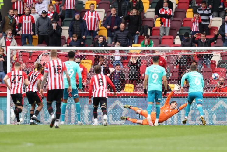 Brentford, &#8216;Answer your critics&#8217; &#8211; Hordes of Bournemouth fans target one man after Brentford defeat
