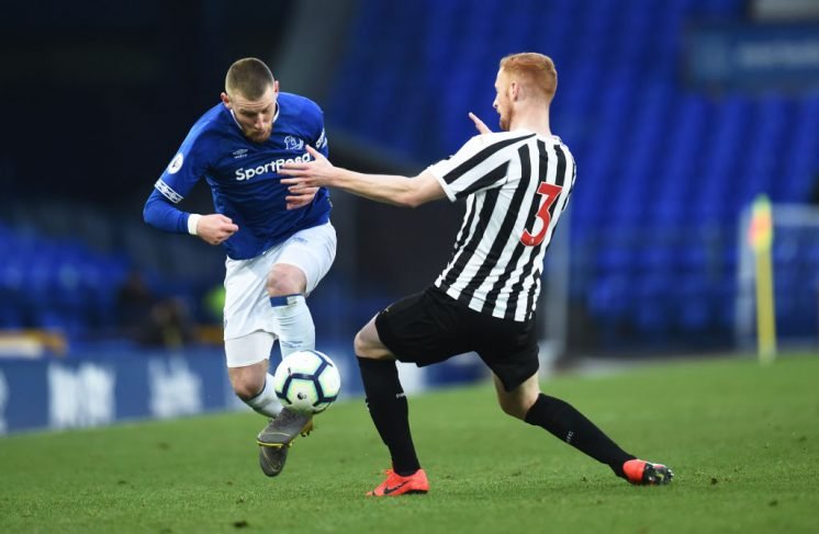 Sheffield United, Sheffield United comment: Newcastle United man with a year left on his deal could be &#8216;perfect&#8217; midfield addition