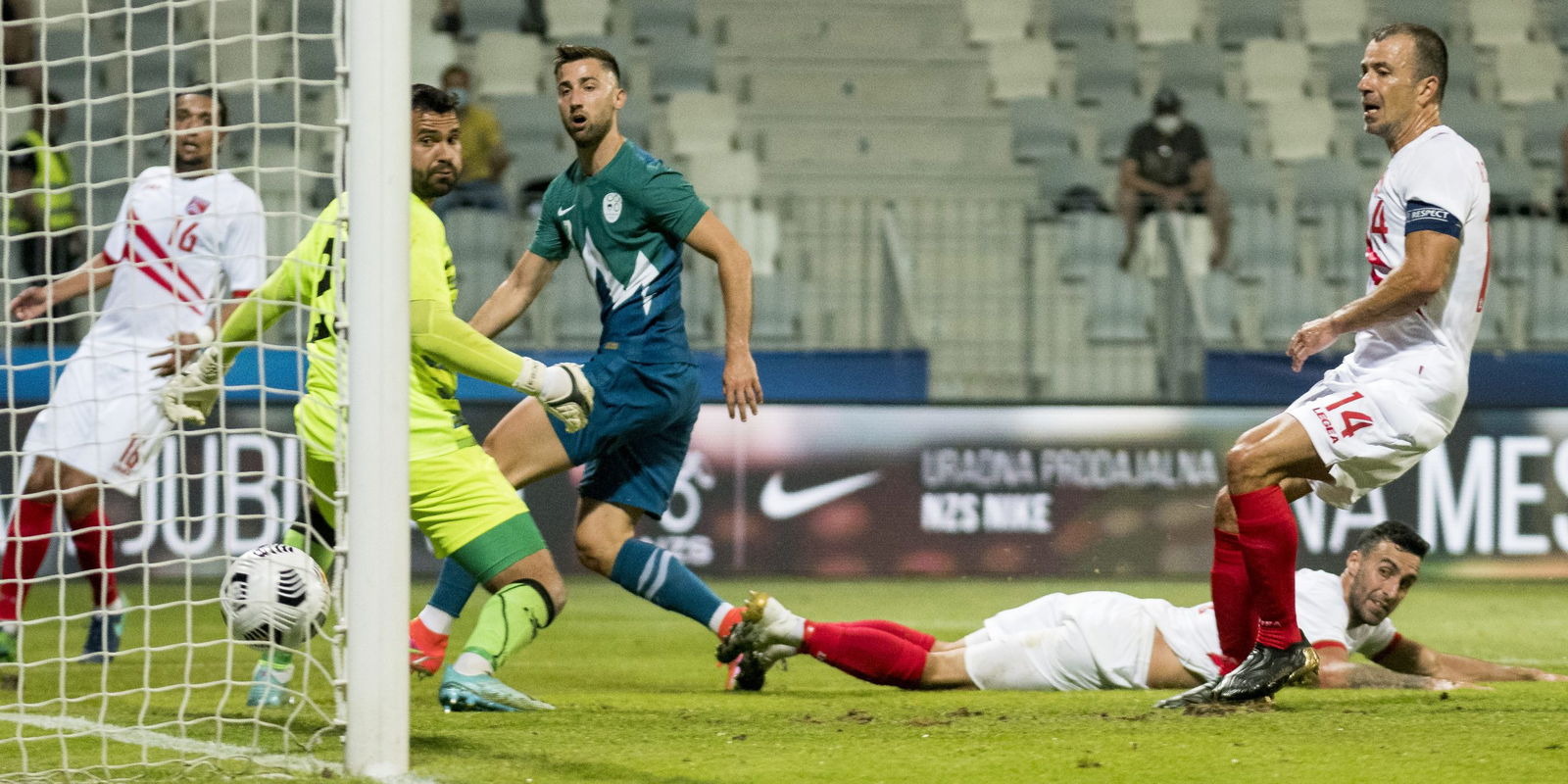 Dajaku scores the first goal for Hajduk Split 