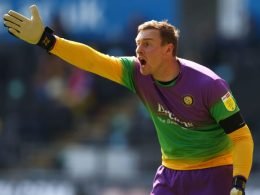 , Sheffield Wednesday in advanced talks to sign Wycombe Wanderers&#8217; David Stockdale