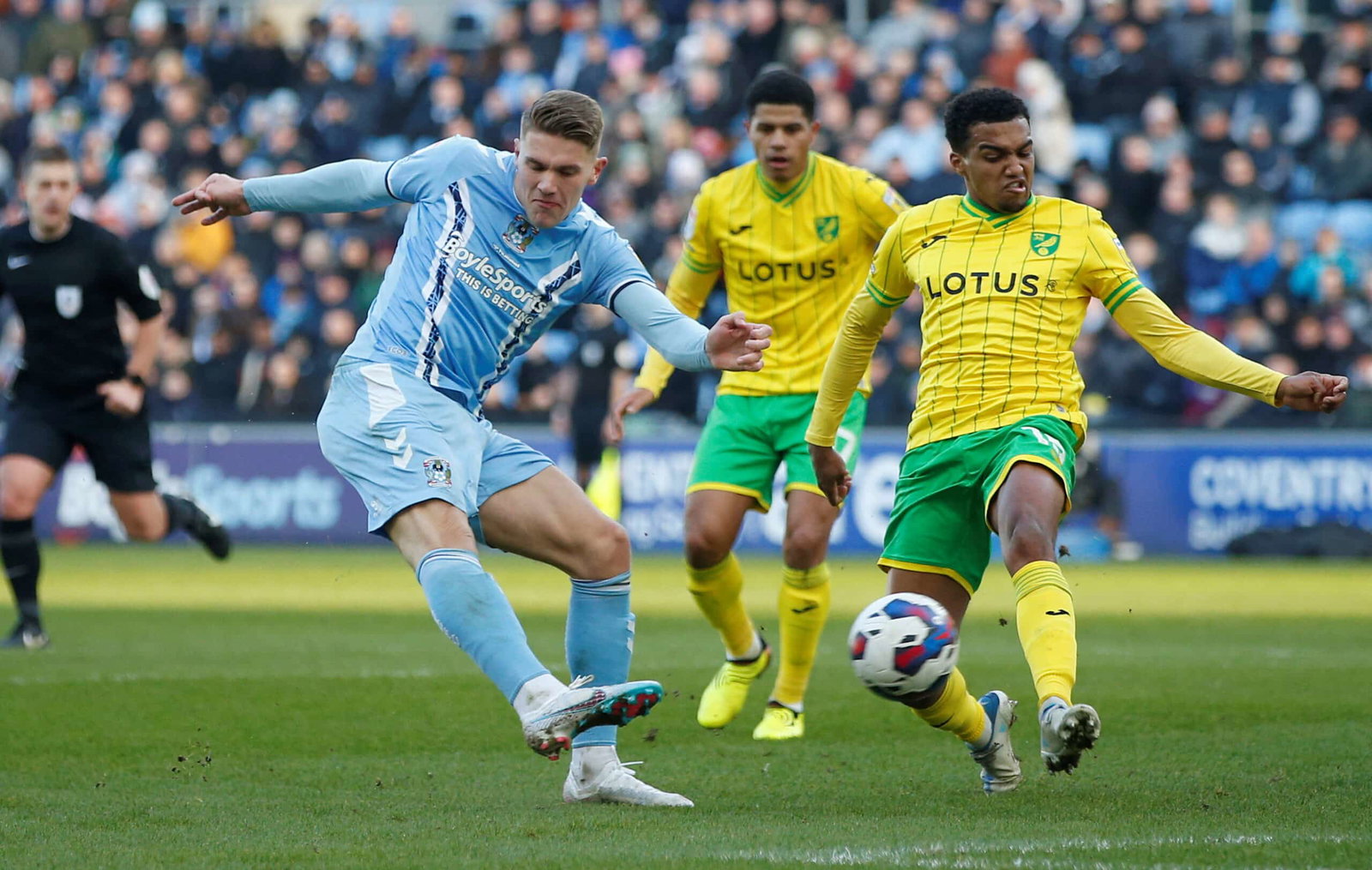 Coventry City star watched by Newcastle United figure in play-off final defeat - Vimarsana News