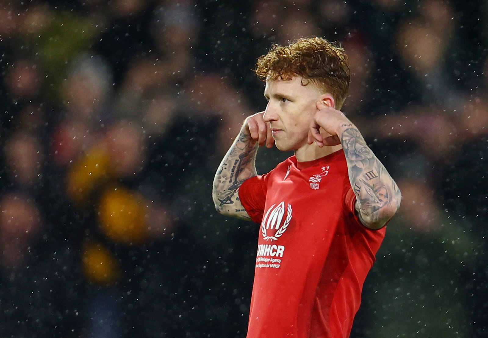 Ainsworth shares Jack Colback fitness update after midfielder signs for ...