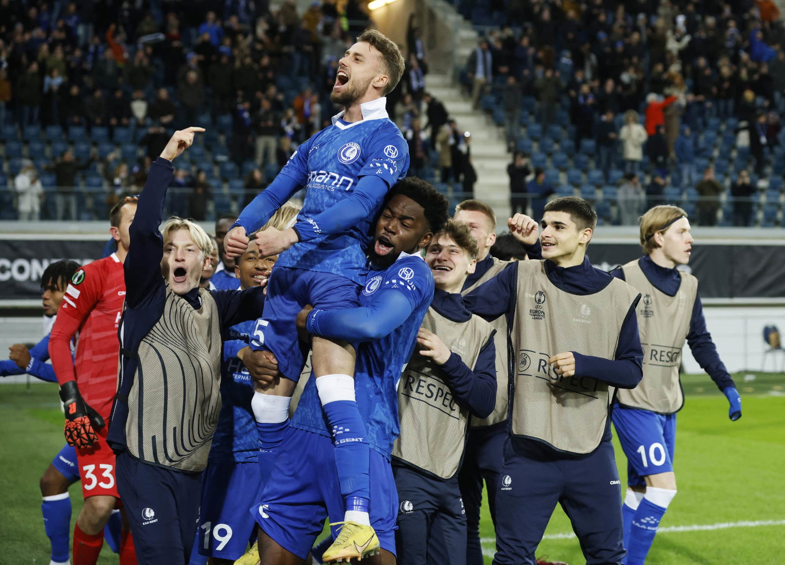 Leeds United set sights on KAA Gent defender Jordan Torunarigha - Vimarsana News