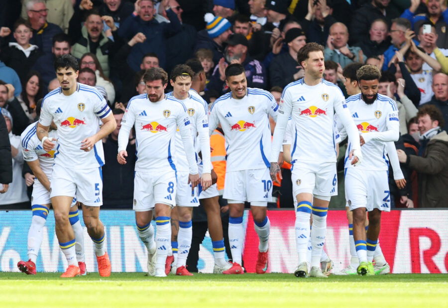 Leeds United Target Striker promises David Meteoric rise star-news.press/wp Lufc - Leeds Players celebrate