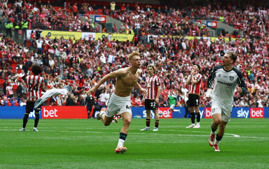 Sunderland: Dan Neil ends starring campaign in SAFC folklore