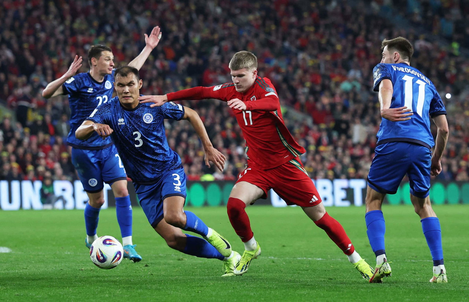 Ipswich Town Battle Championship Rivals With Second Raid On