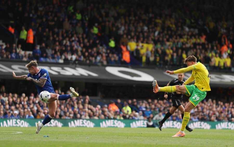 NCFC - Norwich City's Oscar Schwartau scores their first goal