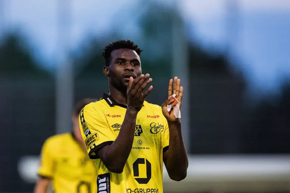 Portsmouth battle Cardiff City, Lincoln City for out-of-contract Nigerian defender News: The72 - Football League News