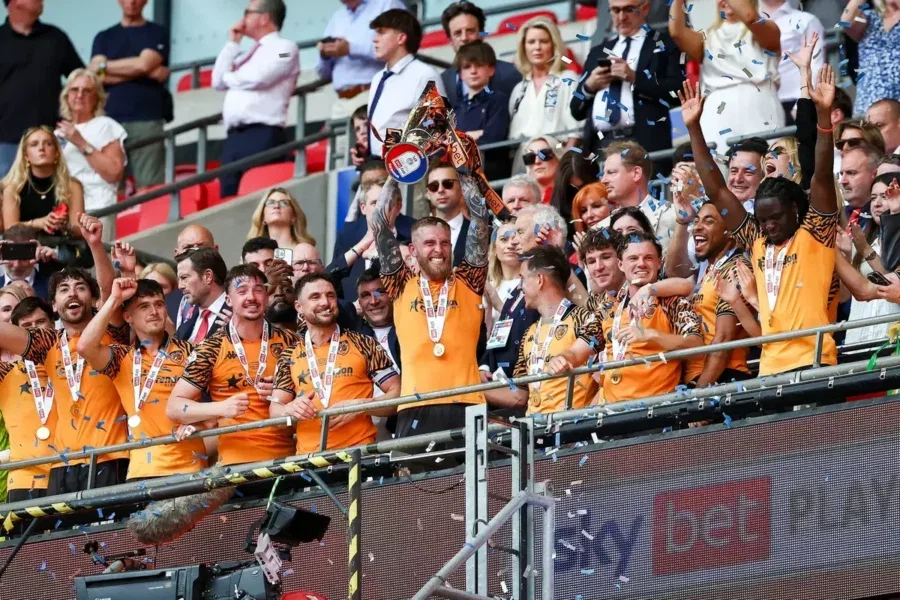 Hull City promotion hero in line for new contract after Premier League return