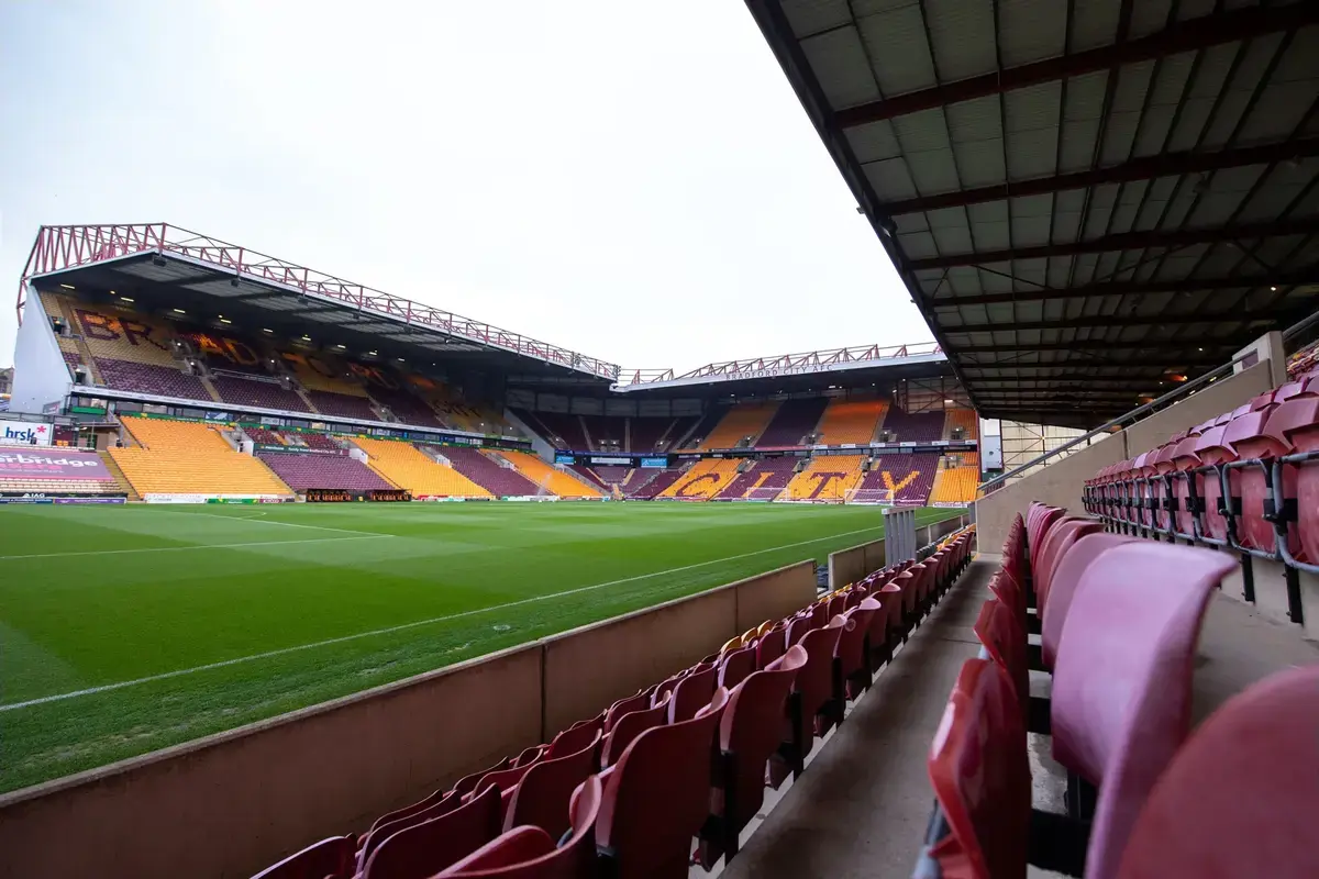 Bradford City to beat QPR and Sheffield Wednesday in race for 26-year-old goalkeeper News: The72 - Football League News