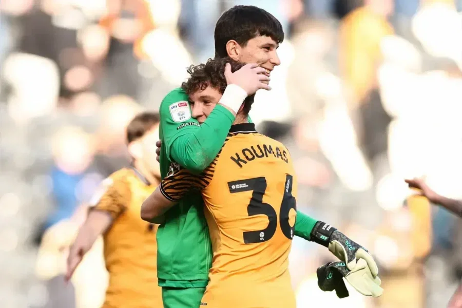 Koumas lässt Zukunft bei Hull City offen