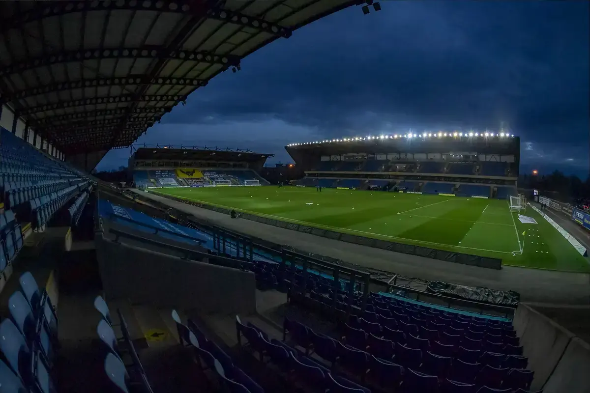 Oxford United want to appoint 35-year-old as new manager News: The72 - Football League News