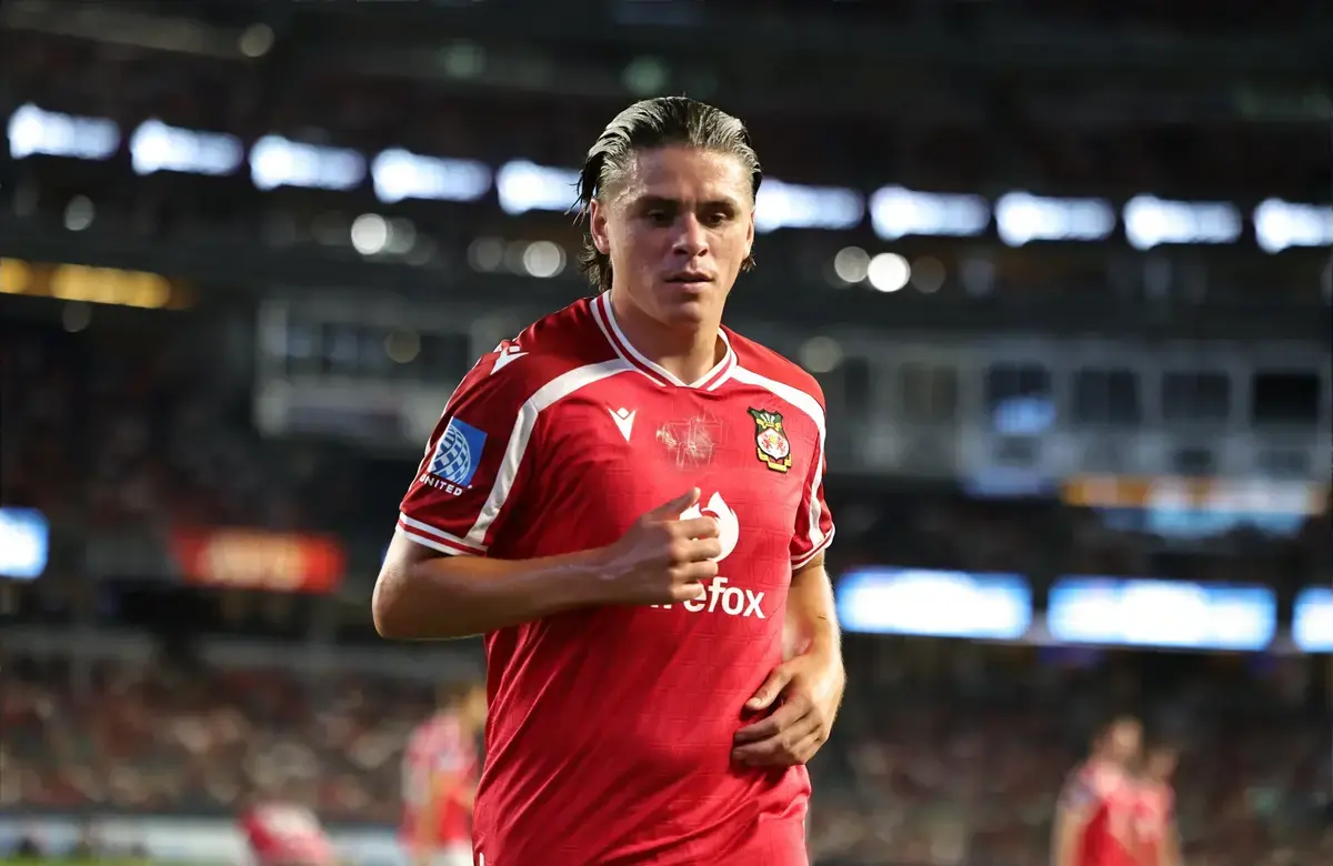 Sheffield Wednesday advance in pursuit of Wrexham star