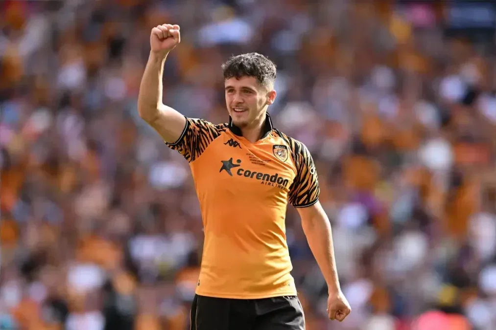 Burnley holt Ryan Giles per Leihe von Hull City