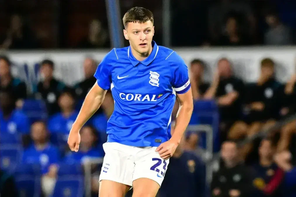 “Bide his time”: Chris Davies on Birmingham City summer recruit’s lack of minutes