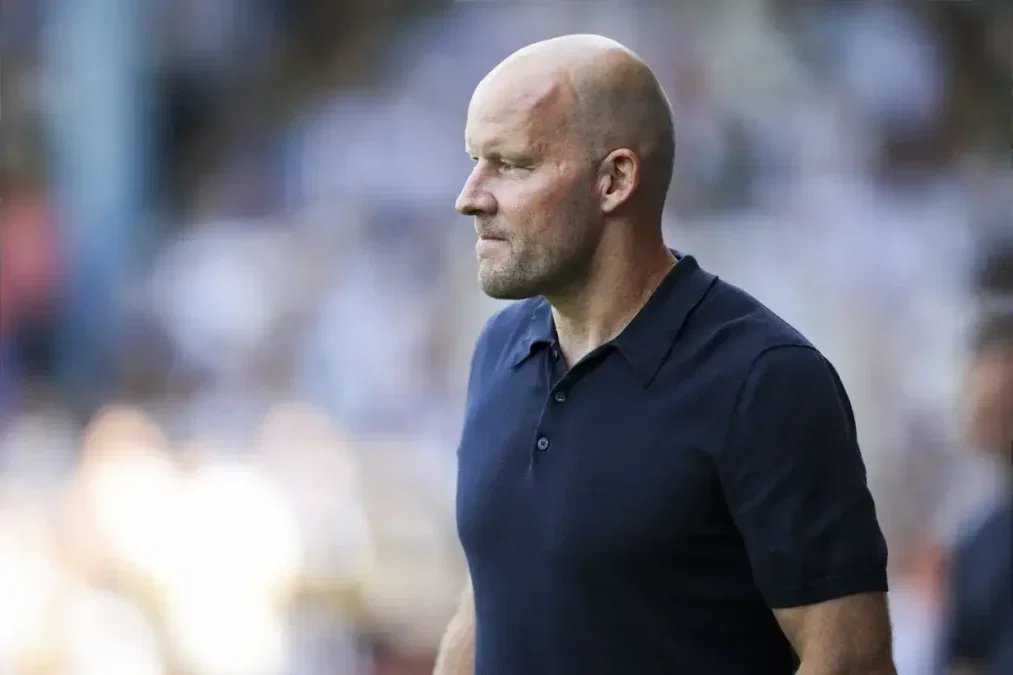 Henrik Pedersen shares Sheffield Wednesday injury update as summer signing deals with “little problem”
