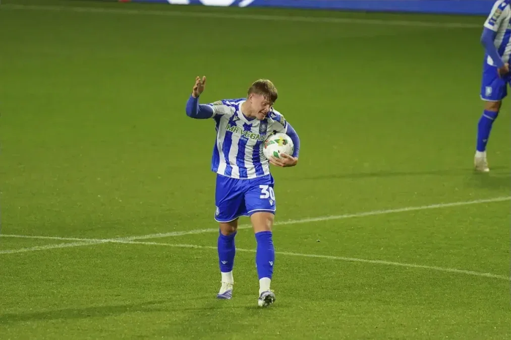 Sheffield Wednesday face worry over starlet’s future as contract discussions stall